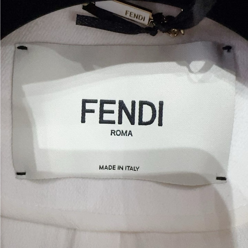 Fendi Women's White Blazer with Belt - Picture 3 of 4
